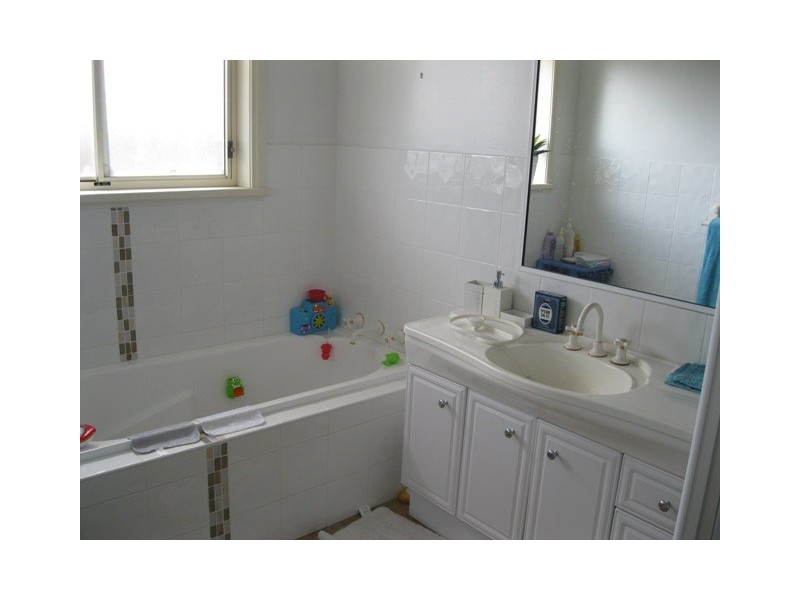 8 honeysuckle, Bathurst NSW 2795