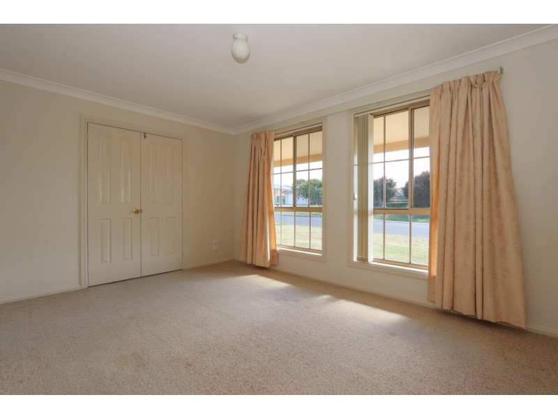 1 Federation Drive, Bathurst NSW 2795