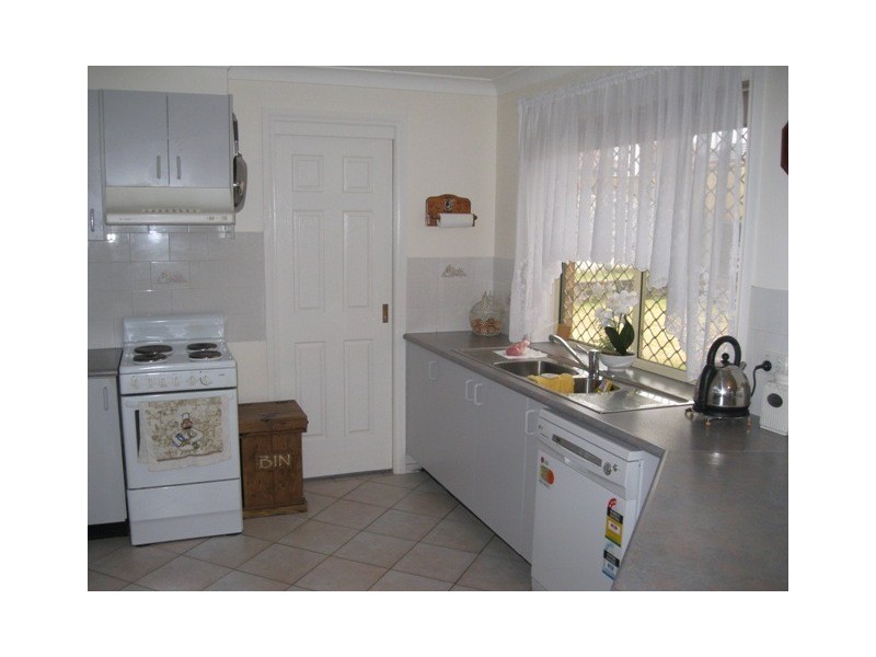 8 Usher cres, Bathurst NSW 2795