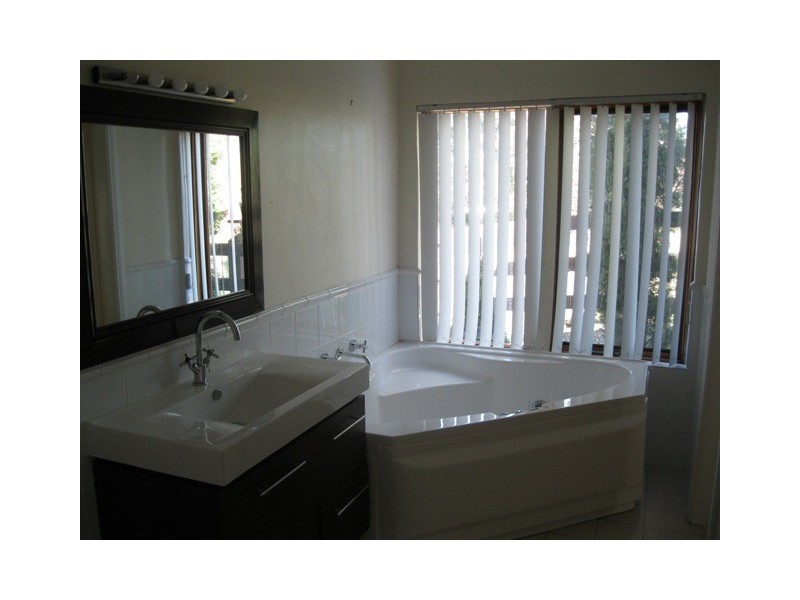 30 Lorimer, Llanarth NSW 2795