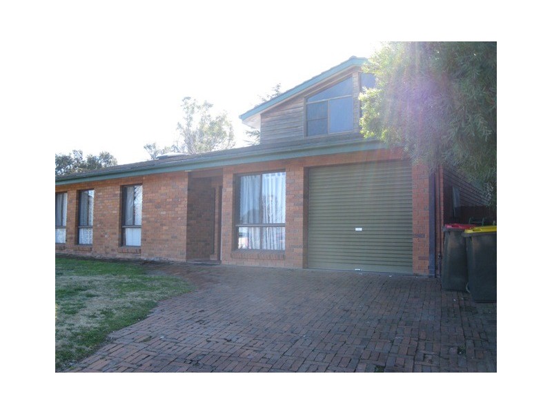 10 Miriyan drive, Bathurst NSW 2795