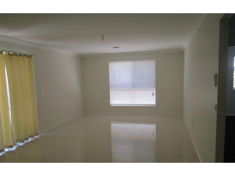 1a Carlyle Ave, Bathurst NSW 2795