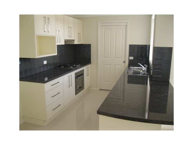 1a Carlyle Ave, Bathurst NSW 2795