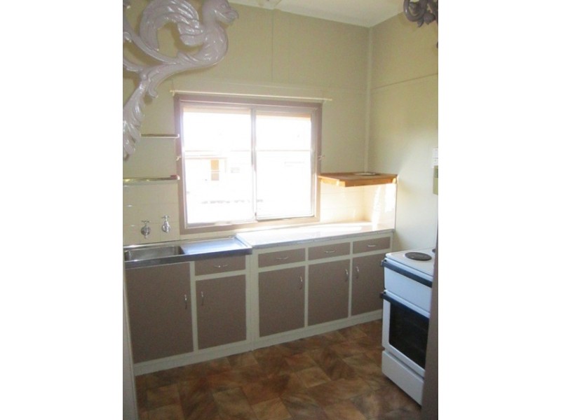 19 Alamein Wlk, Bathurst NSW 2795