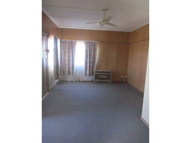 19 Alamein Wlk, Bathurst NSW 2795