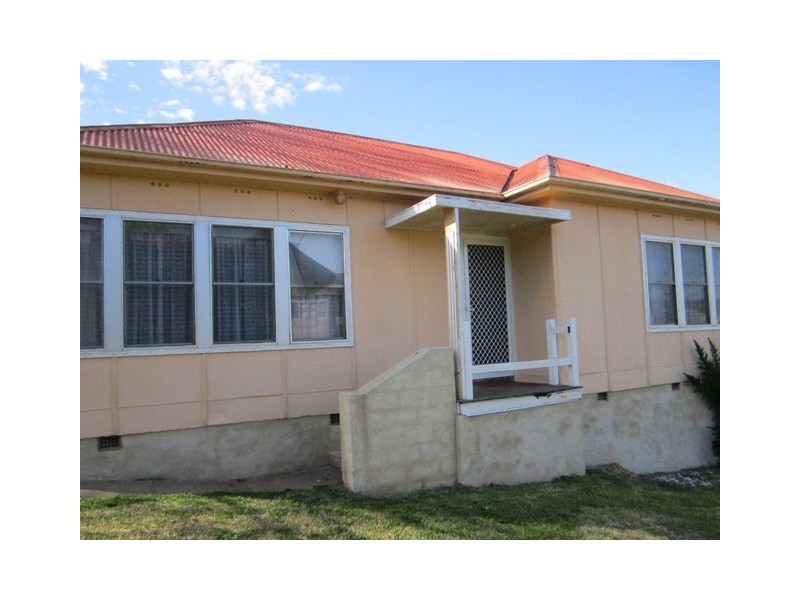 18 Parnham, Bathurst NSW 2795