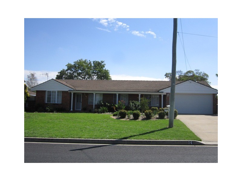 14 Godfrey St, Bathurst NSW 2795