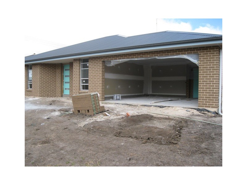 18 Alma St, Bathurst NSW 2795