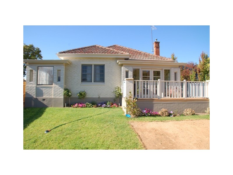 92 Mitre St, Bathurst NSW 2795