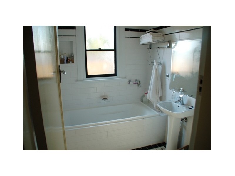 92 Mitre St, Bathurst NSW 2795