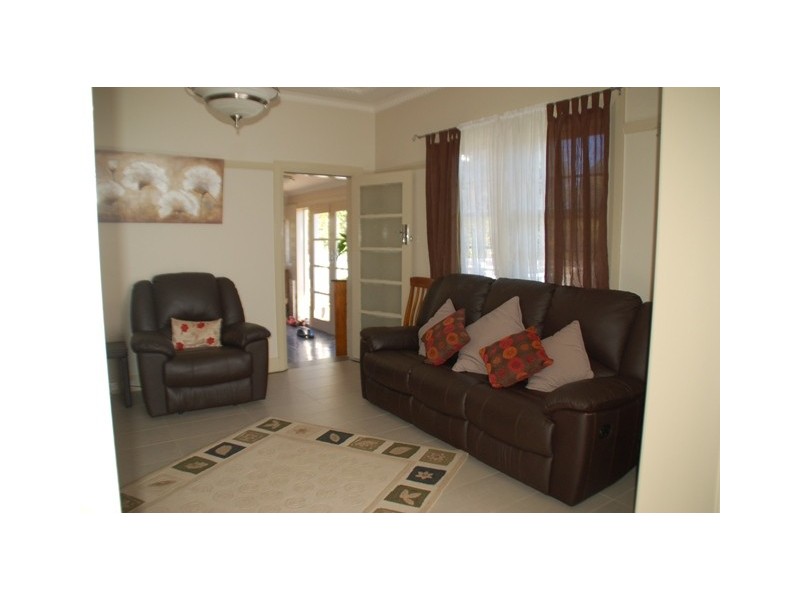 92 Mitre St, Bathurst NSW 2795