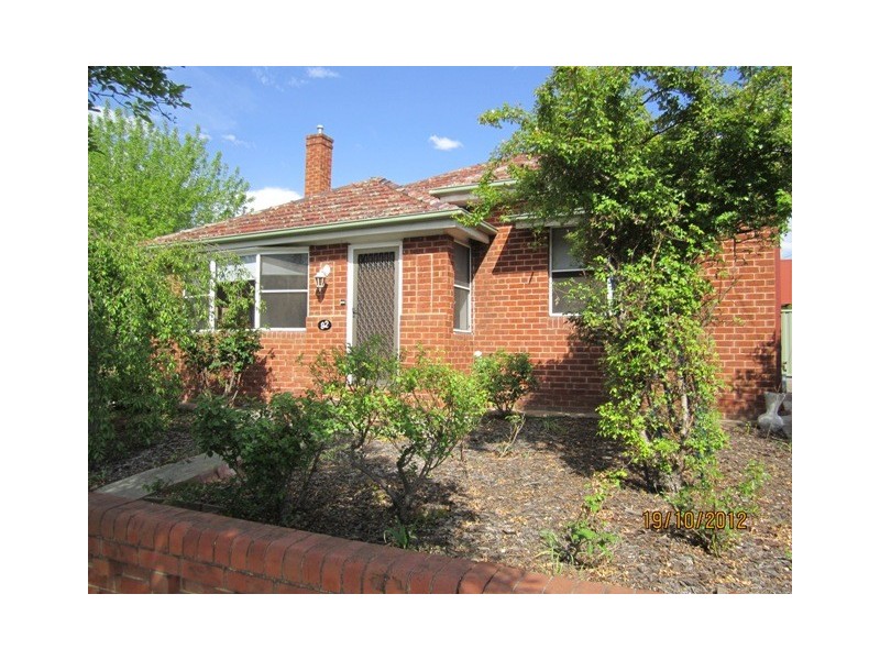 92  Stewart, Bathurst NSW 2795