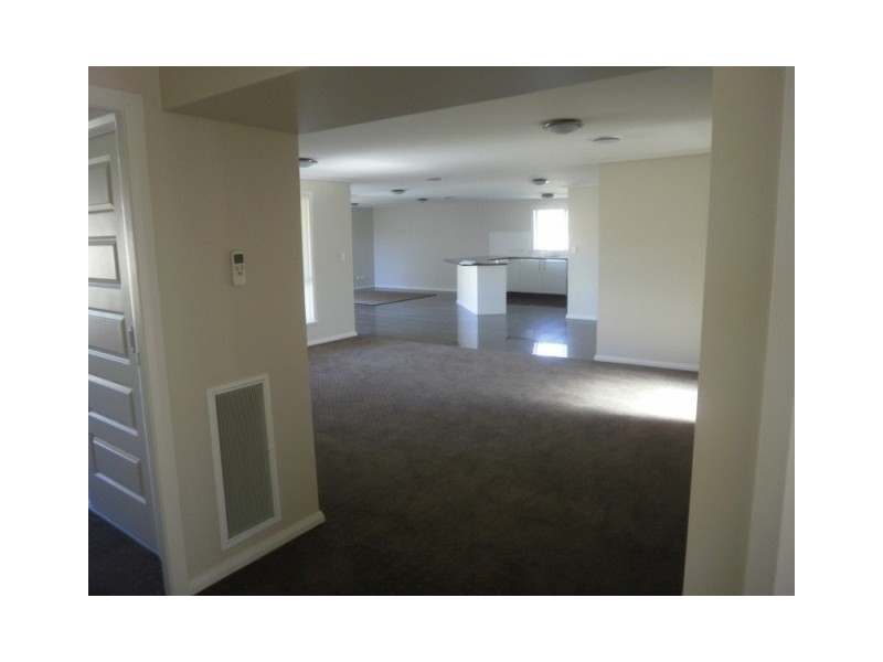 16 Douglas court, Kelso NSW 2795