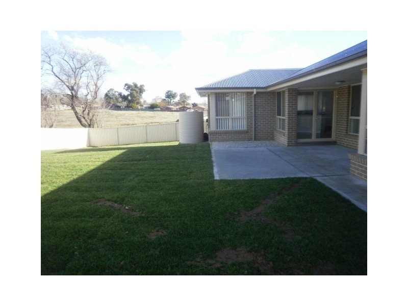 16 Douglas court, Kelso NSW 2795