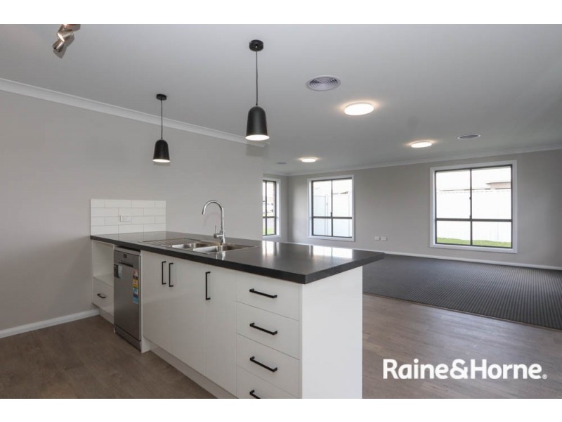 52 Fraser Drive, Eglinton NSW 2795