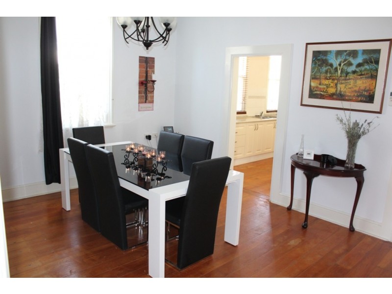 60 Morrisset Street, Bathurst NSW 2795