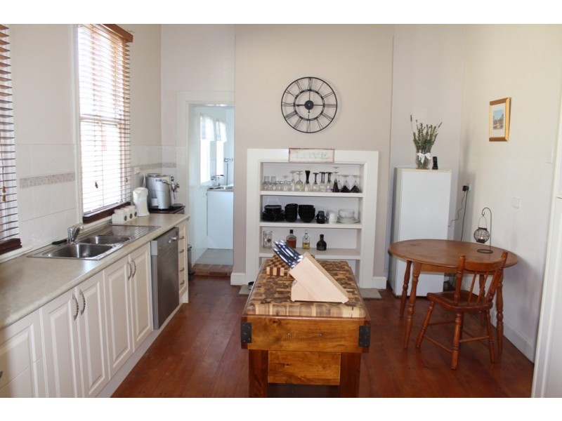 60 Morrisset Street, Bathurst NSW 2795