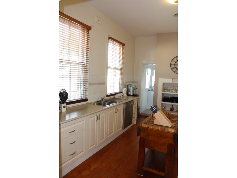 60 Morrisset Street, Bathurst NSW 2795