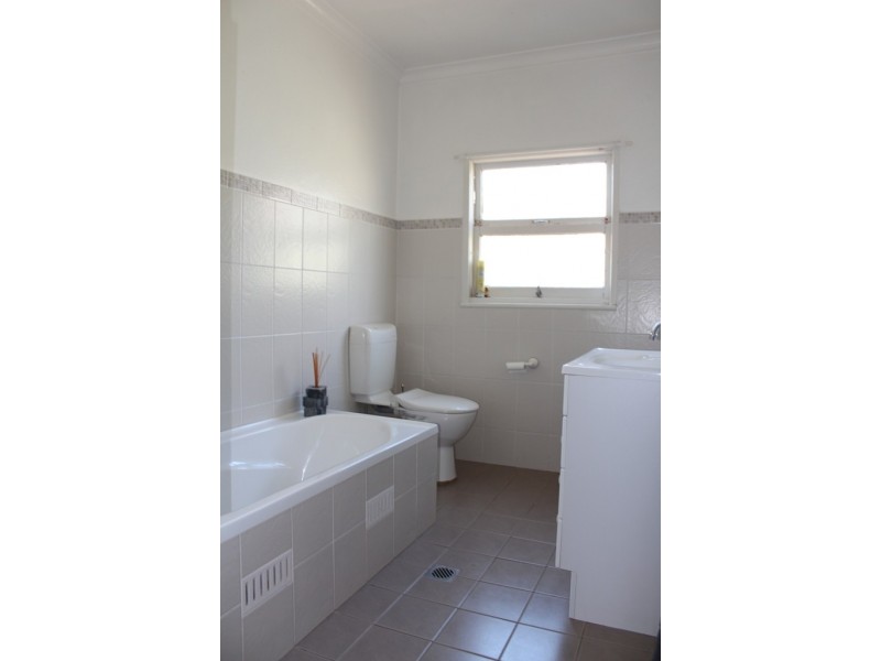 60 Morrisset Street, Bathurst NSW 2795