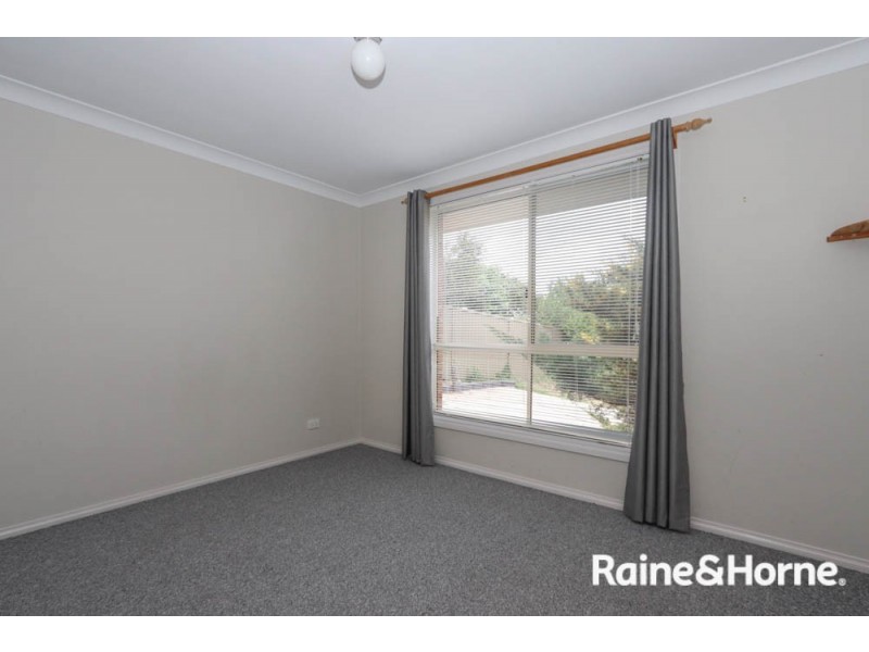 2/256 Durham Street, Bathurst NSW 2795