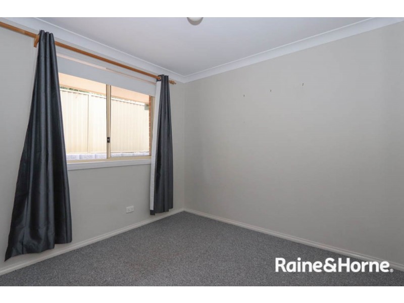 2/256 Durham Street, Bathurst NSW 2795