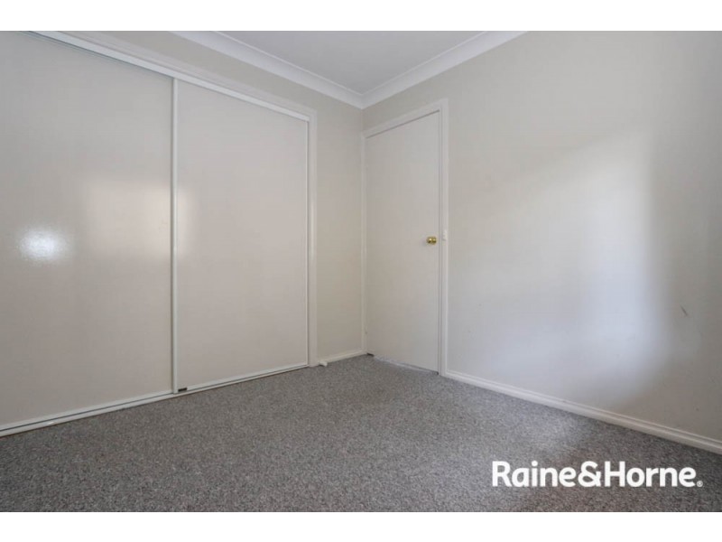 2/256 Durham Street, Bathurst NSW 2795