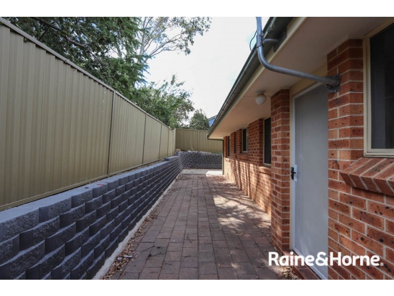 2/256 Durham Street, Bathurst NSW 2795