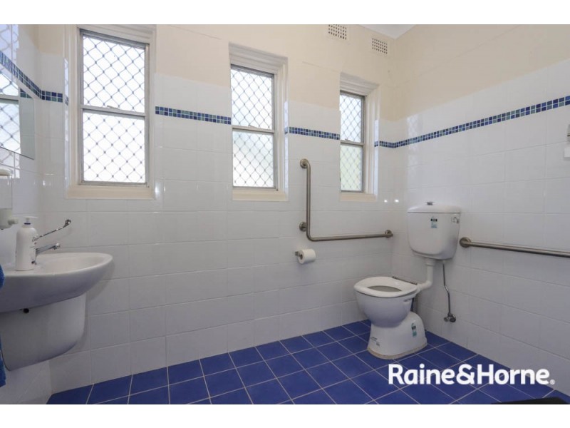 430 Howick Street, West Bathurst NSW 2795