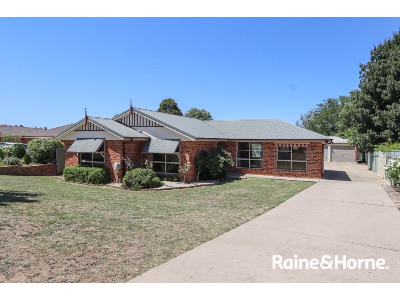 11 Peacock Street, Eglinton NSW 2795