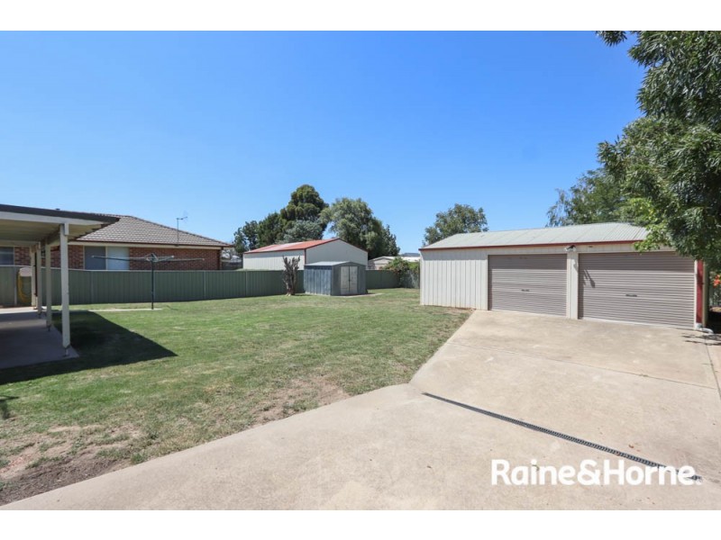 11 Peacock Street, Eglinton NSW 2795