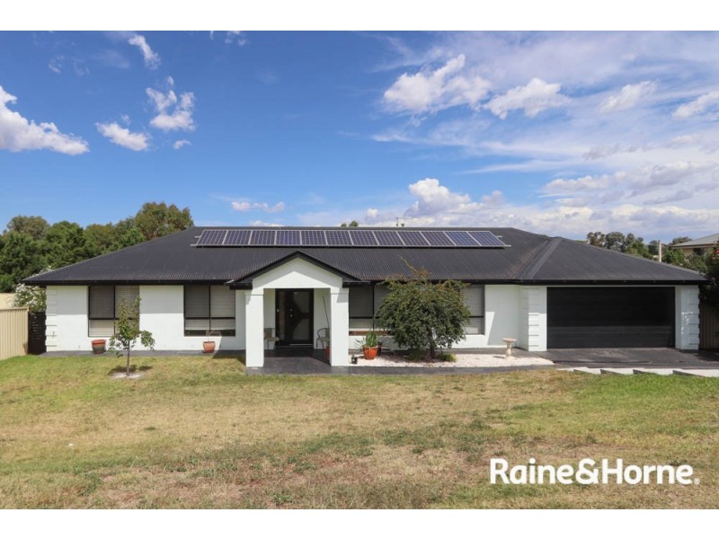 14 Jarrah Court, Kelso NSW 2795