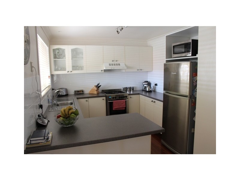 10  Bayliss St, Bathurst NSW 2795