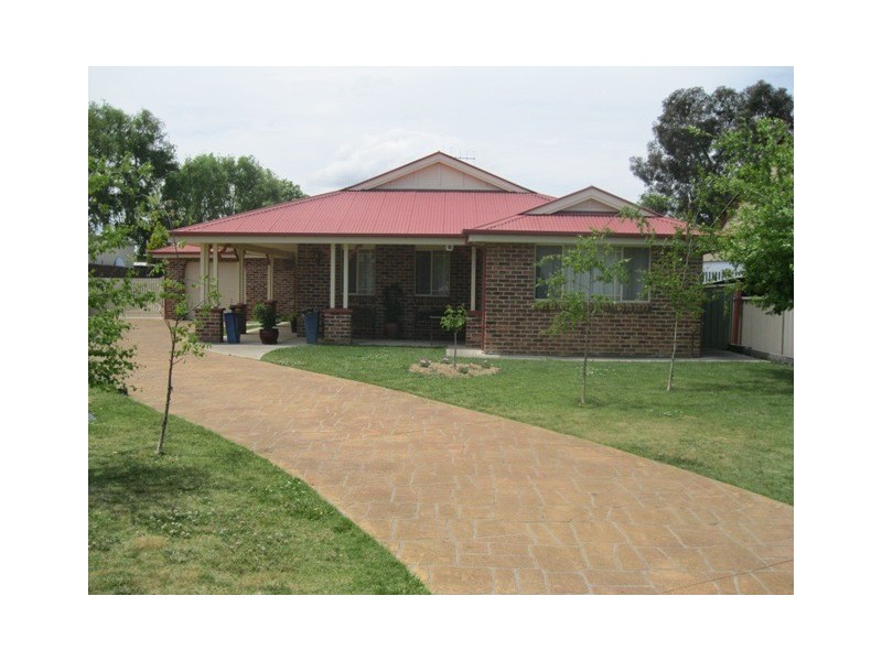 56 Hollyhock Pl, Eglinton NSW 2795