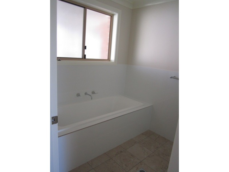 9b Wellington St, Eglinton NSW 2795