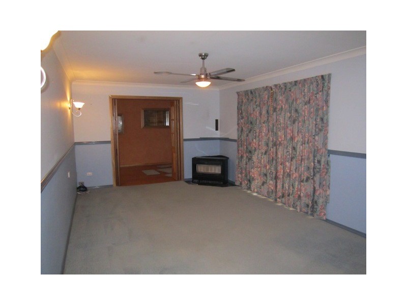 6 Merrick Cl, Bathurst NSW 2795