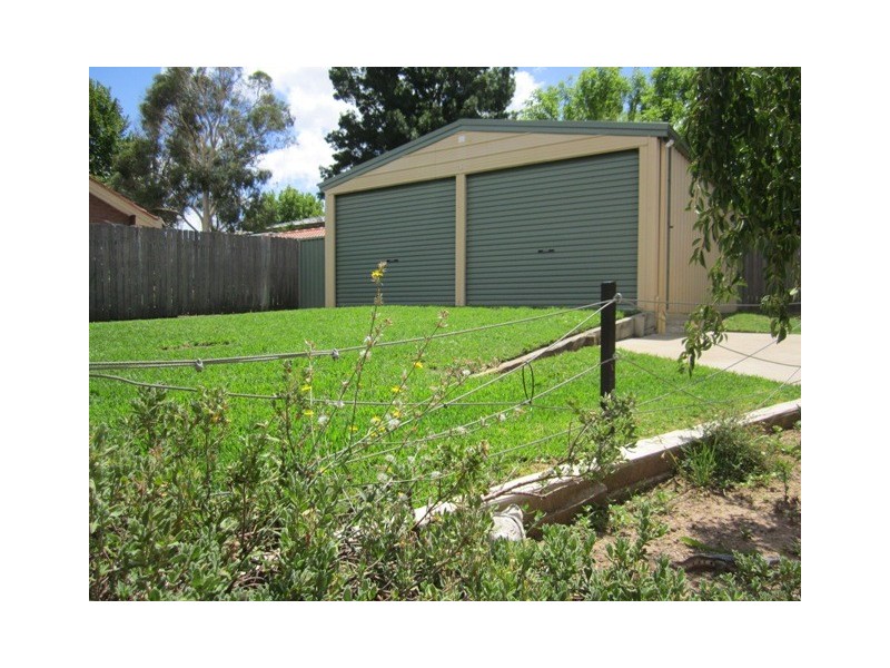 6 Merrick Cl, Bathurst NSW 2795