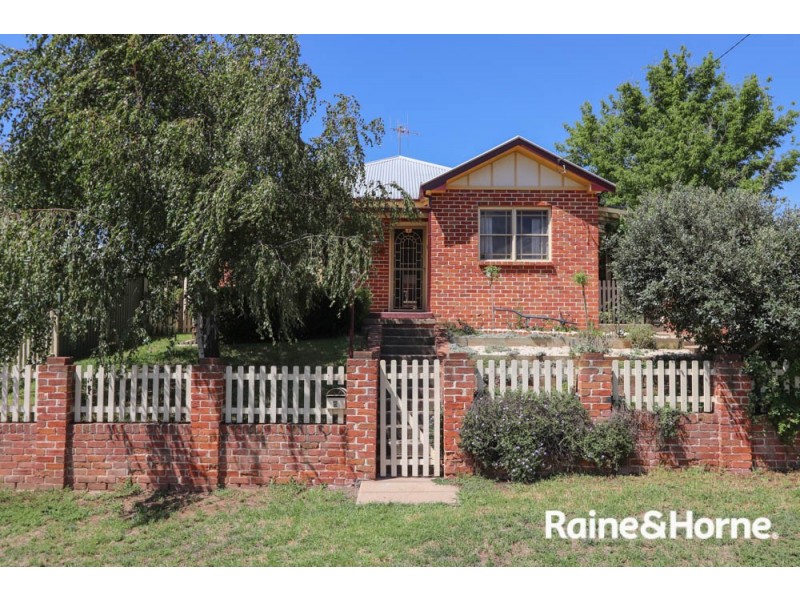 6 Busby Street, South Bathurst NSW 2795