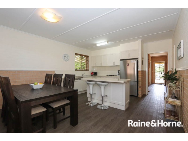 6 Busby Street, South Bathurst NSW 2795