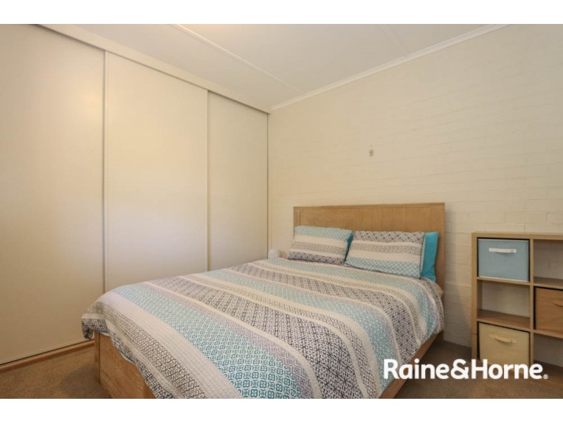 6 Busby Street, South Bathurst NSW 2795