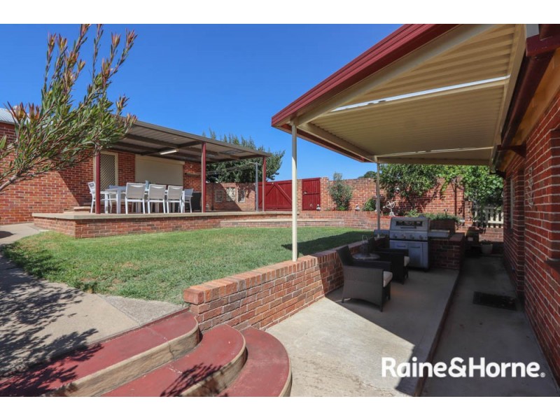 6 Busby Street, South Bathurst NSW 2795