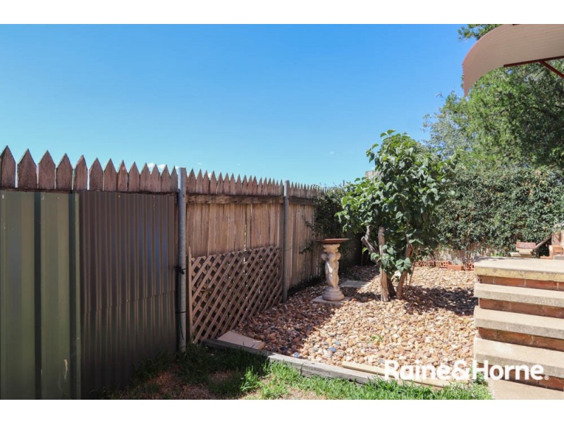 6 Busby Street, South Bathurst NSW 2795