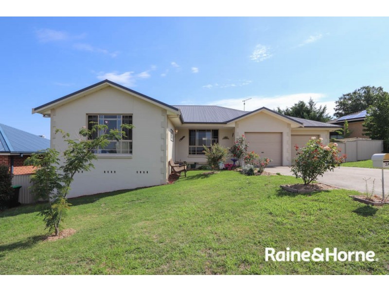 2a Mawson Close, Windradyne NSW 2795