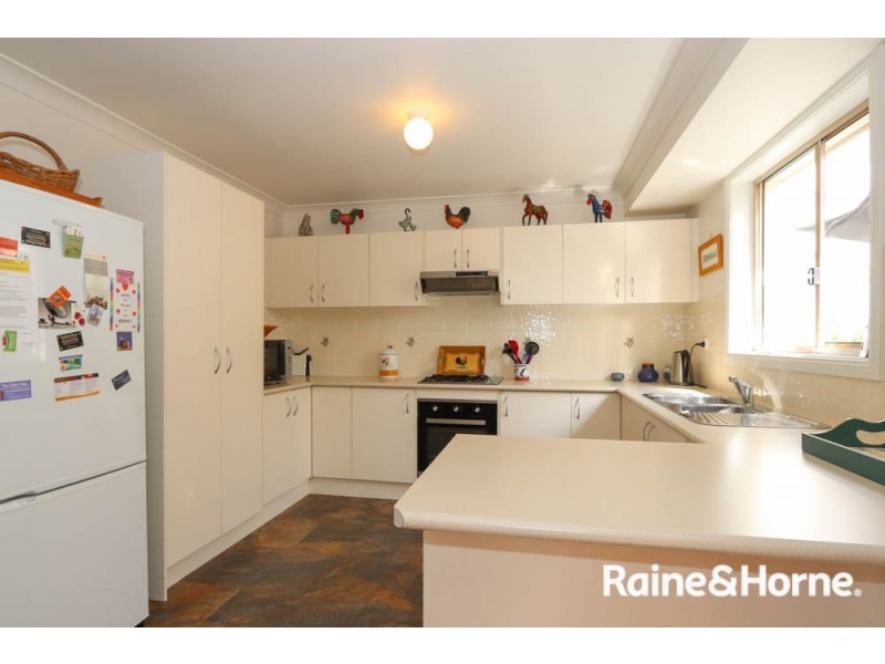 2a Mawson Close, Windradyne NSW 2795