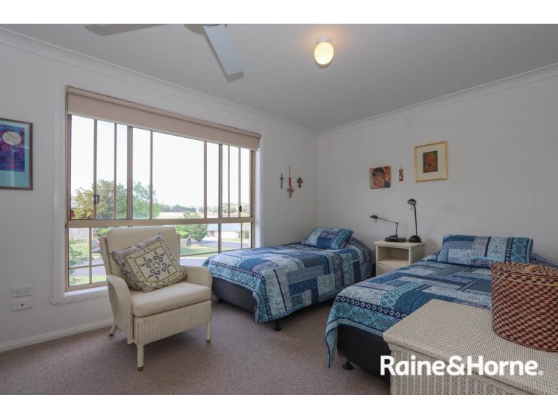 2a Mawson Close, Windradyne NSW 2795