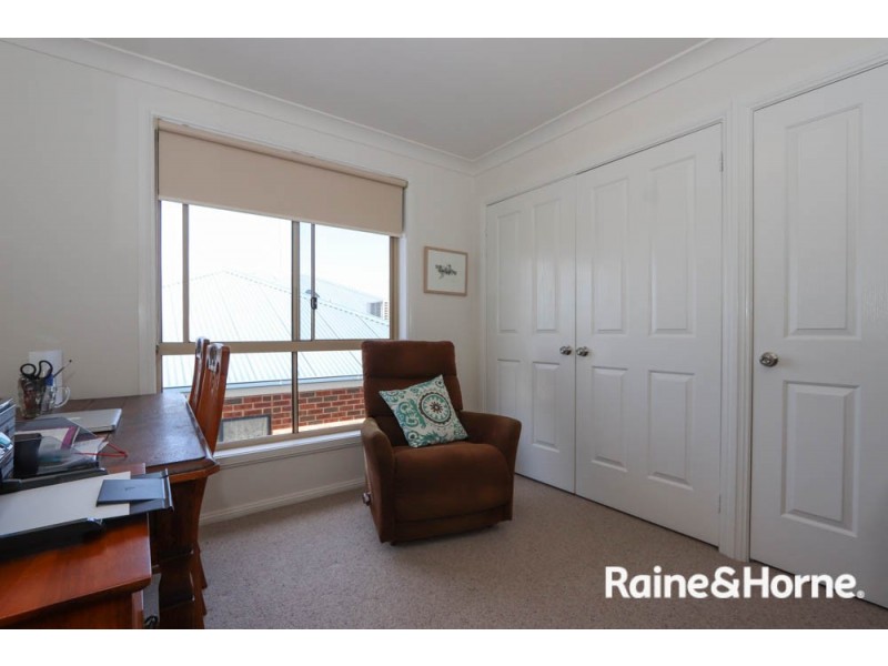 2a Mawson Close, Windradyne NSW 2795