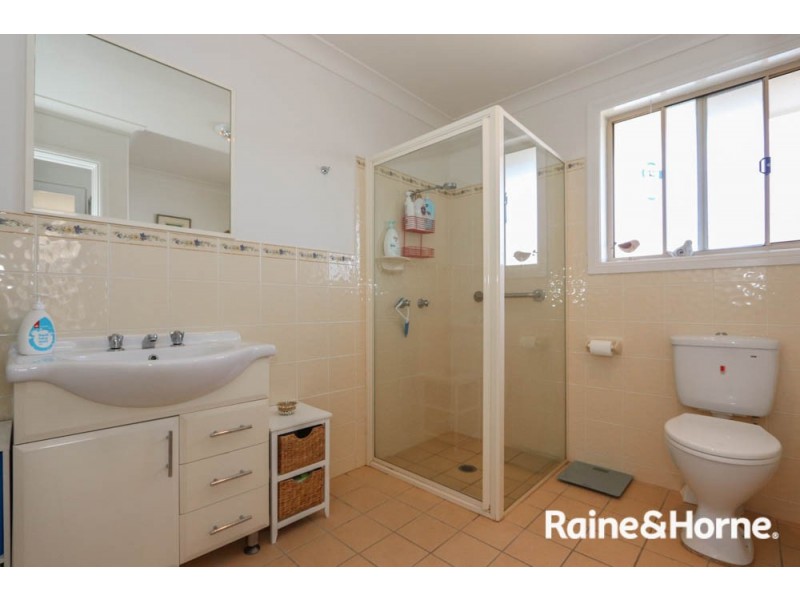2a Mawson Close, Windradyne NSW 2795