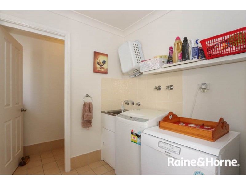 2a Mawson Close, Windradyne NSW 2795