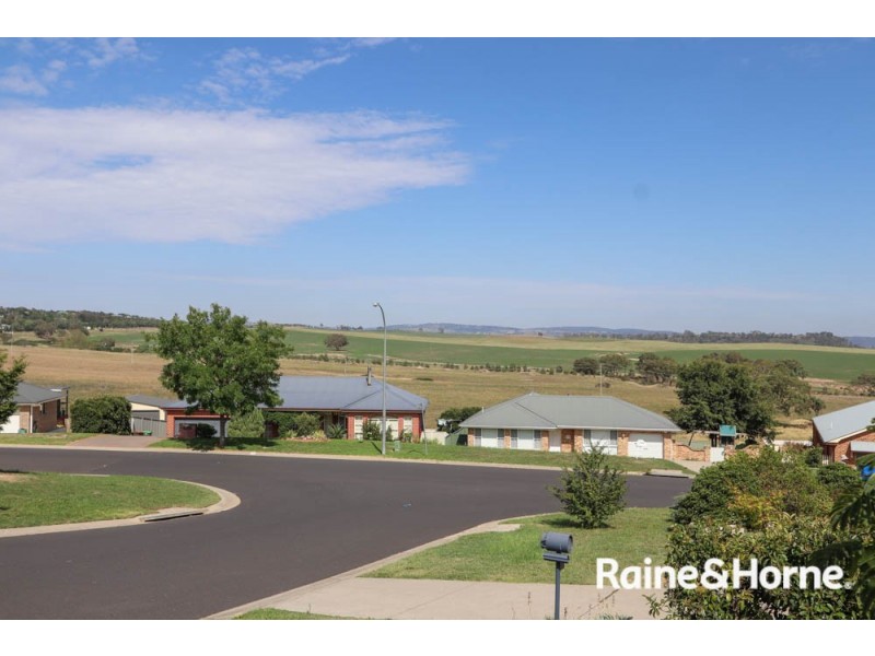 2a Mawson Close, Windradyne NSW 2795