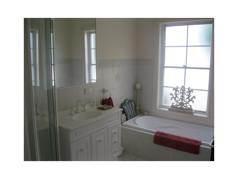 76 Osborne Avenue, Bathurst NSW 2795