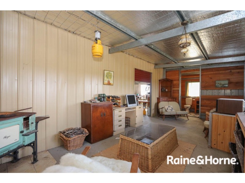 211 Pine Ridge Road, Rock Forest NSW 2795